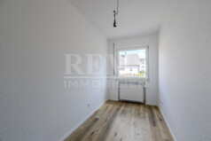 Kinderzimmer / Büro EG