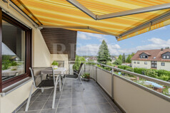 Teilüberdachter Balkon