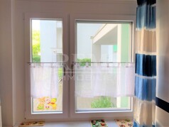 Neue Fenster mit Fliegengitter und Einbruchschutz