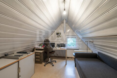 Büro / Kinderzimmer DG