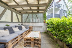 Freisitz mit Pergola