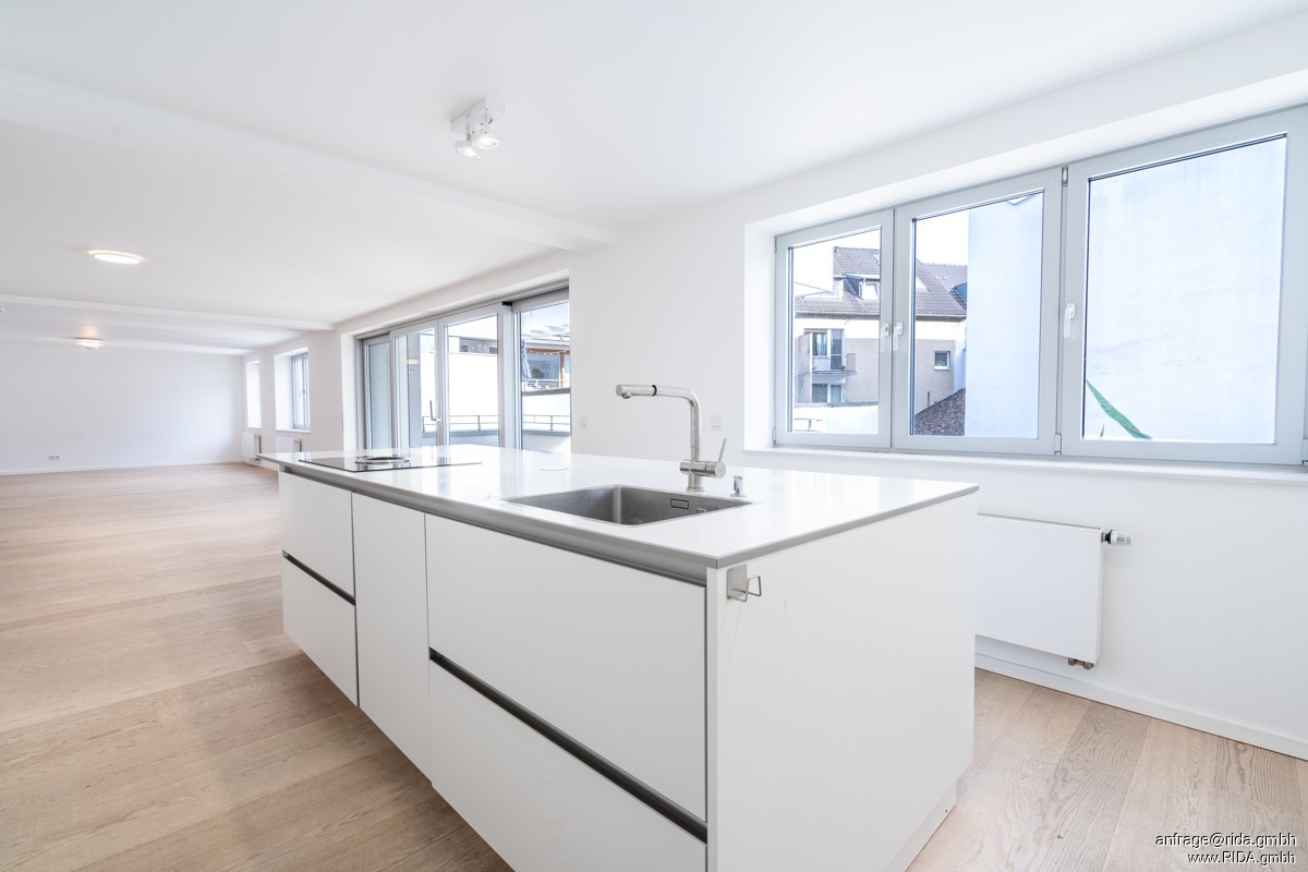 Welc(H)ome® - High-End Wohnen über den Dächern der Altstadt – Penthouse-Maisonette mit Privataufzug! - Photo 4