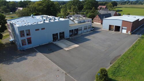 Gewerbeobjekt mit unterschiedlichen Gebäuden