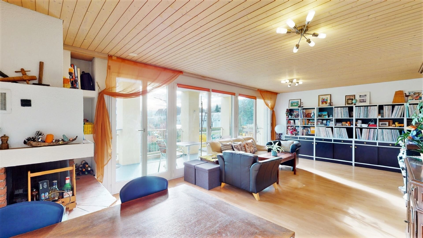 Wohnbereich mit direktem Zugang auf den Blakon