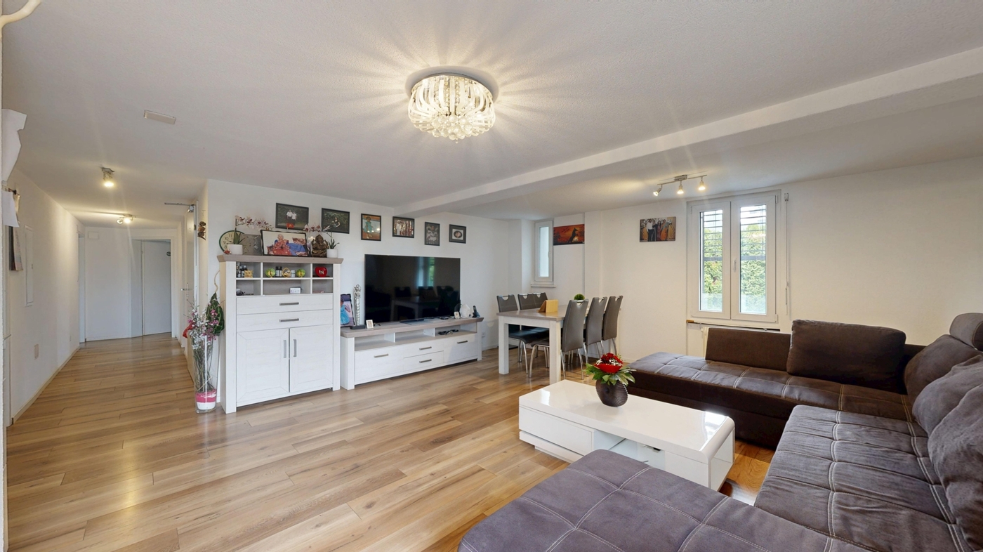 5.5 Zimmerwohnung EG, Staatsstr. 133