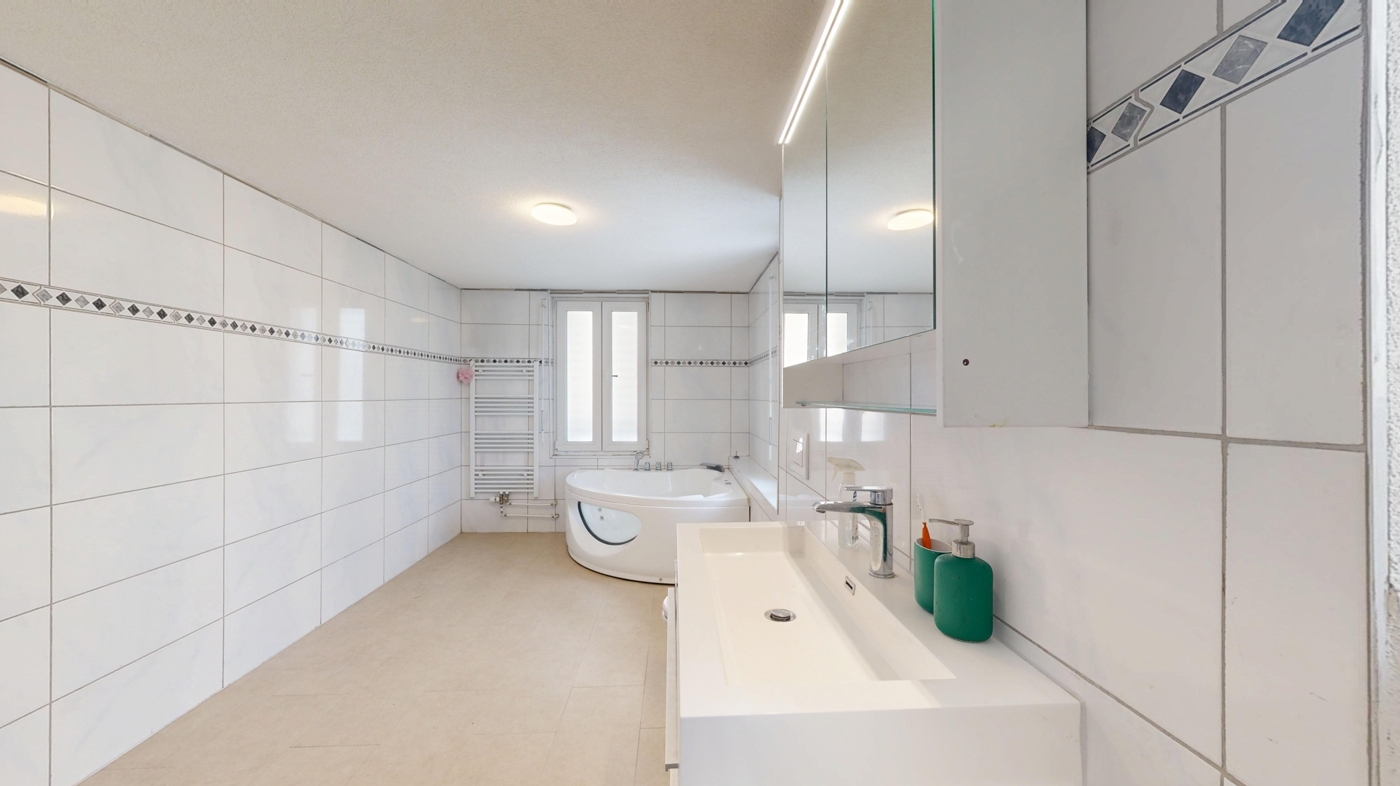 5.5 Zimmerwohnung EG, Staatsstr. 133