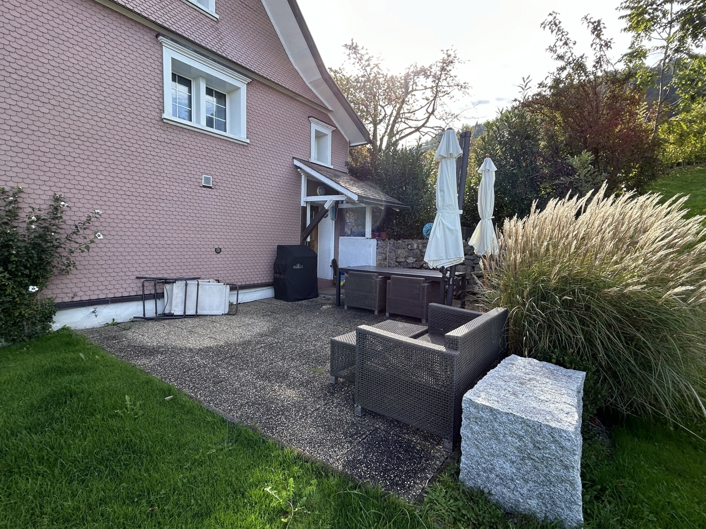 Sitzplatz mit Gartenbereich