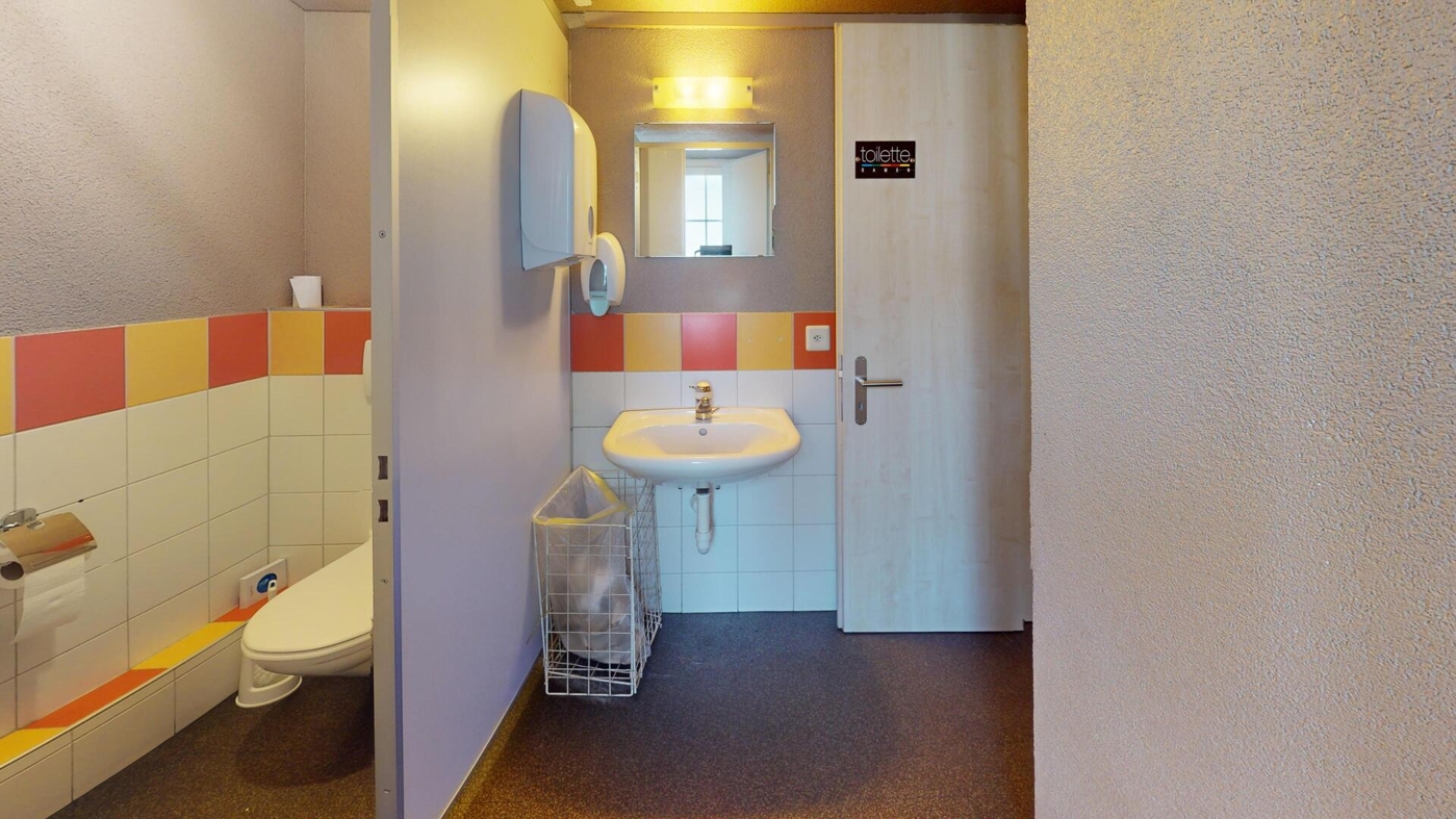 Toiletten 1. OG