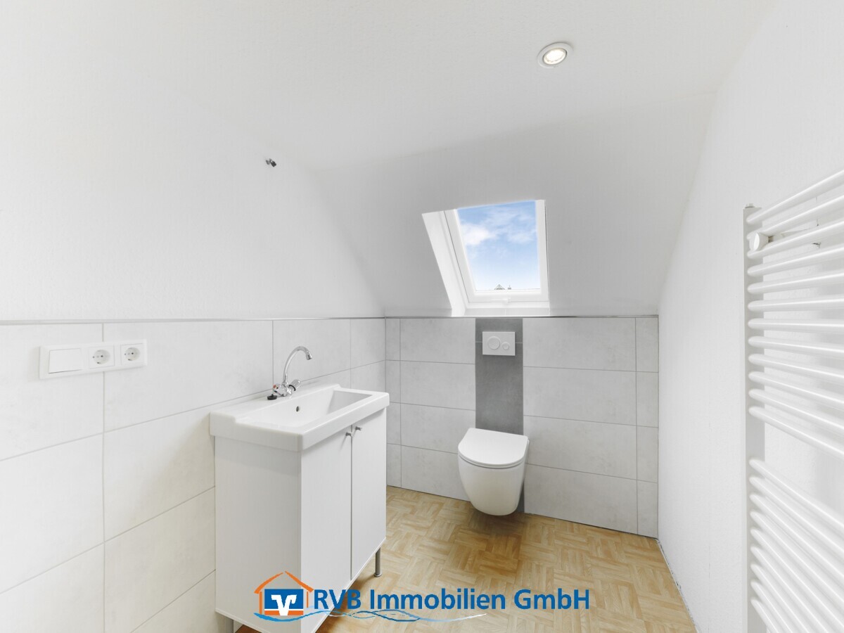 WC im DG Wohnung 2
