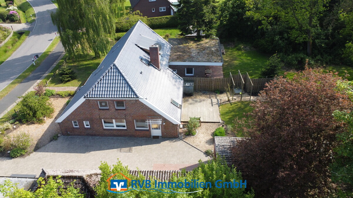 mit altem Baumbestand