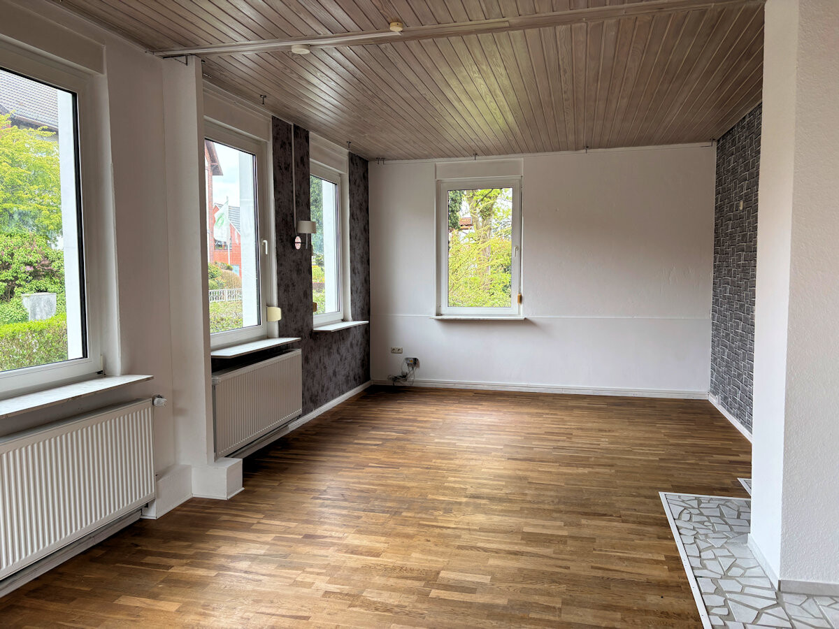 WHS I: Wohn- und Esszimmer mit Kaminanschluss