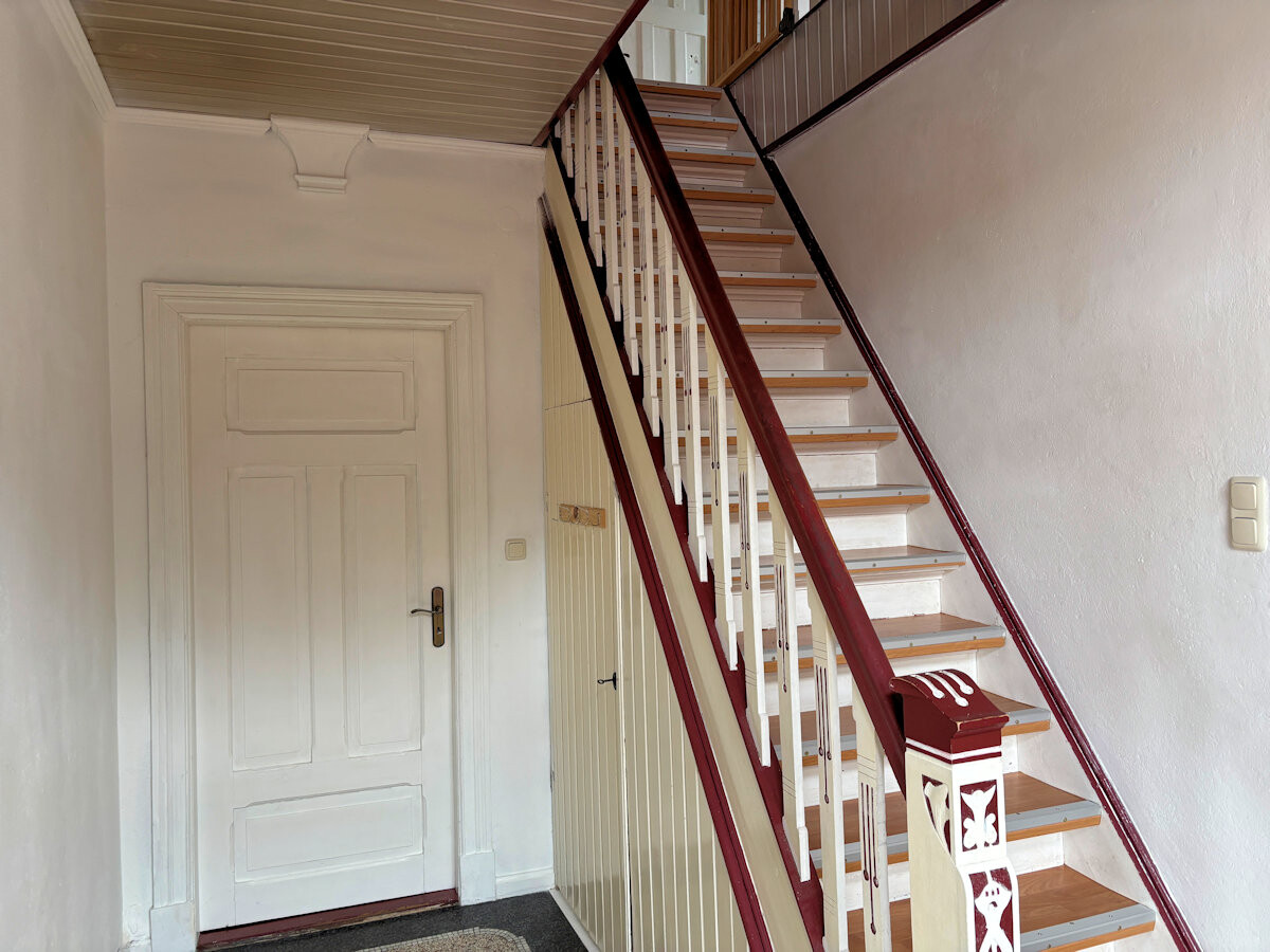 WHS I: Treppe im Eingangsbereich