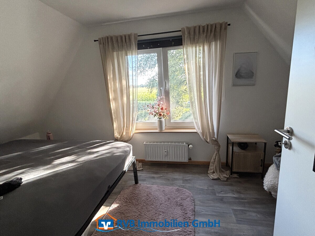 Kinderzimmer/ Büro im Dachgeschoss