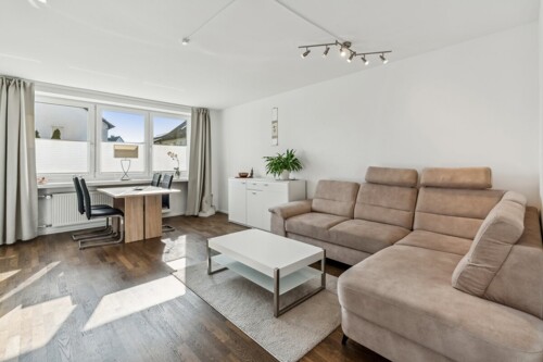 Wohnzimmer mit Esstisch 2