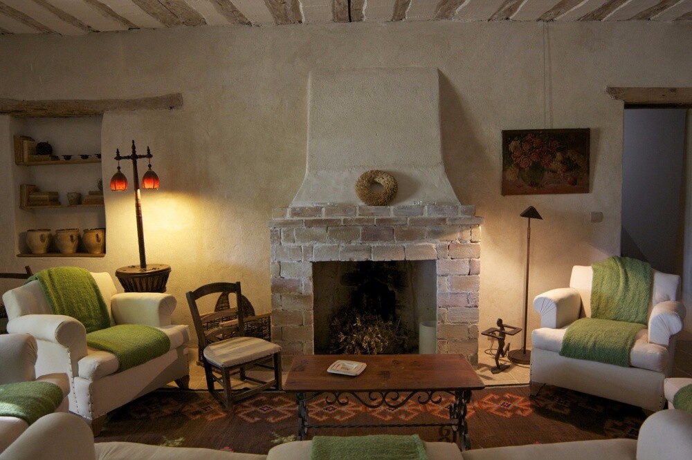 Wohnzimmer mit Kamin