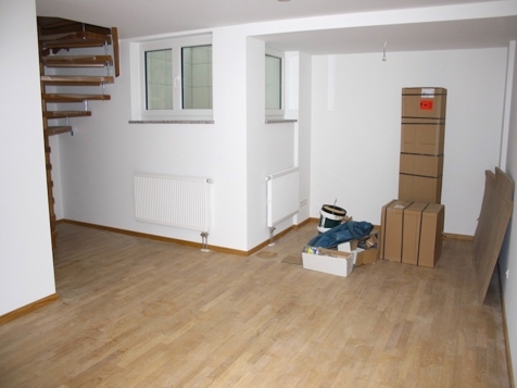 Großer Hobbyraum im Souterrain