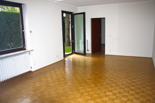 Wohnzi. m. Zugang zum Garten