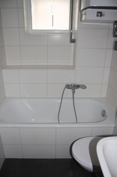 Schönes Bad mit Fenster