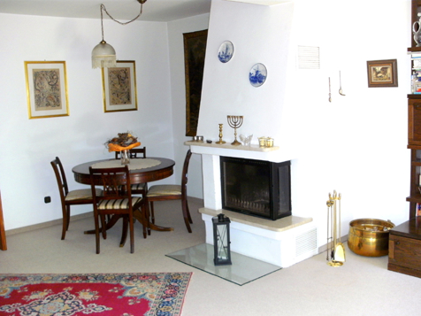 Essbereich mit Kamin