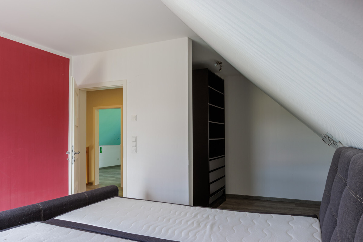 Schlafzimmer 1