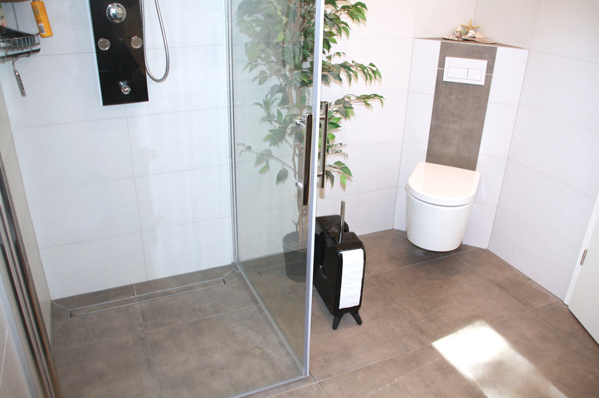Bad mit Dusche