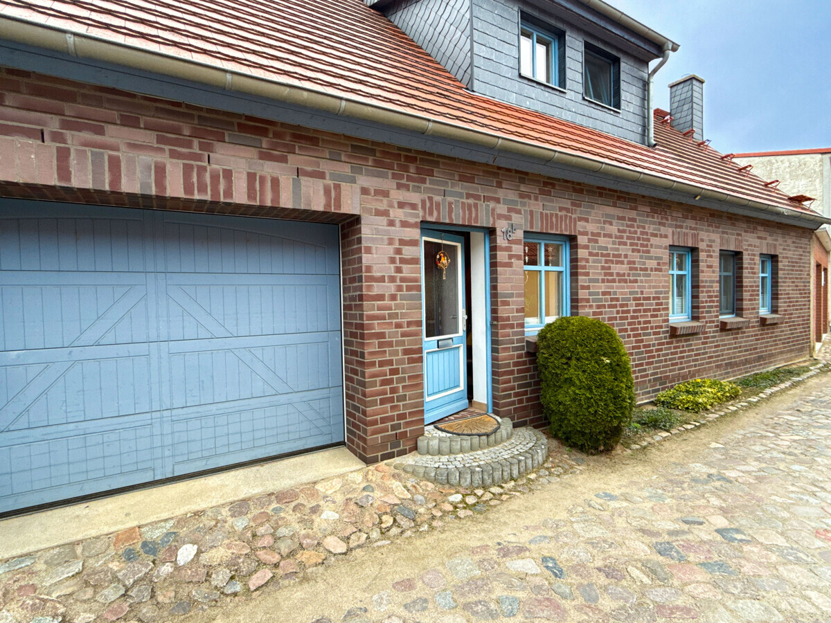 Nebenhaus_Front