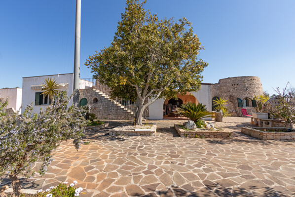 villa_con_trullo_salve_d_amico_immobiliare_4.jpg