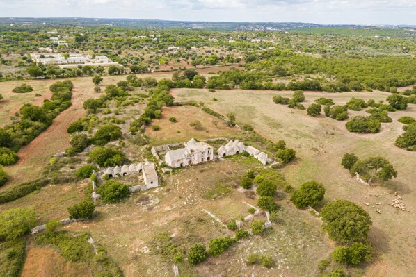 ceglie_messapica_masseria_con_100_ettari_4.jpg
