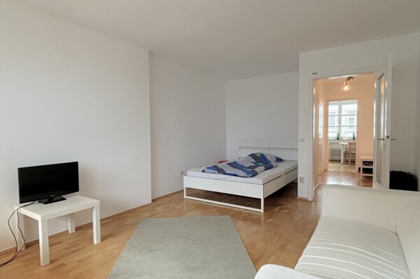 Wohn-/Schlafzimmer