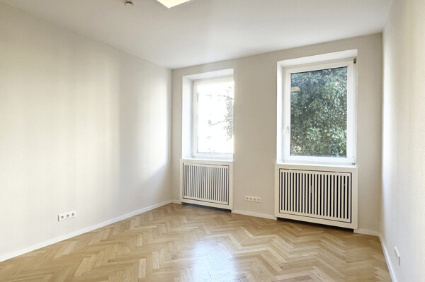 Büro 1