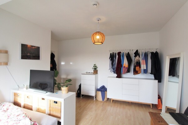 Schlafzimmer 1