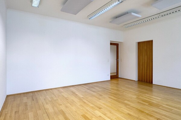 Büro 1