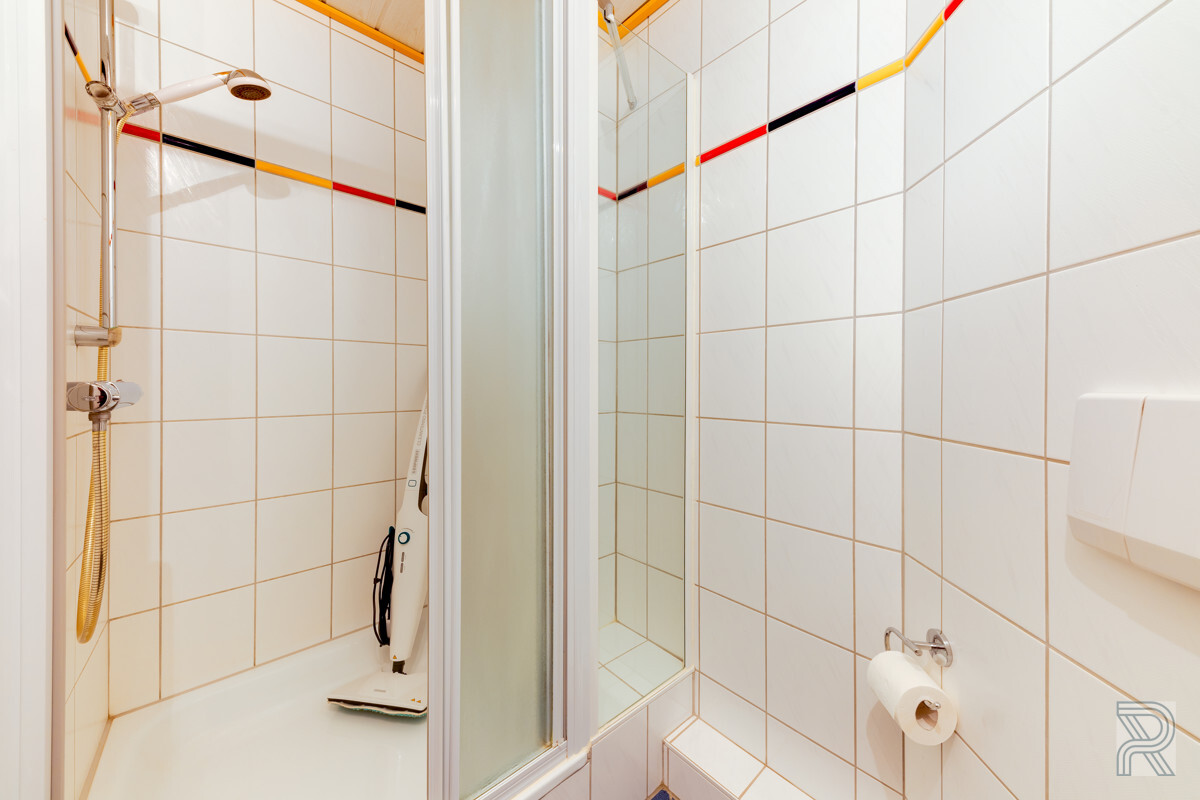 1.OG - Bad zum Schlafzimmer - 87c
