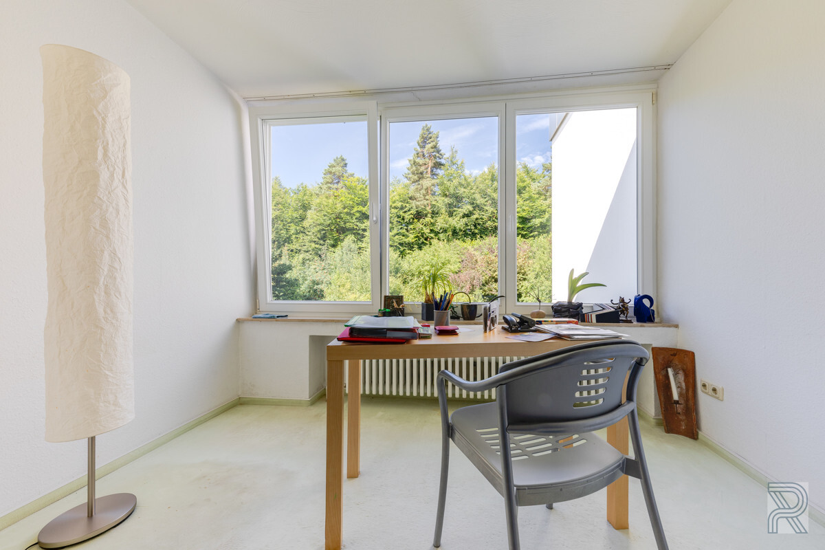 Ein Ort, der Arbeit zur Freude macht – Homeoffice mit Waldblick
