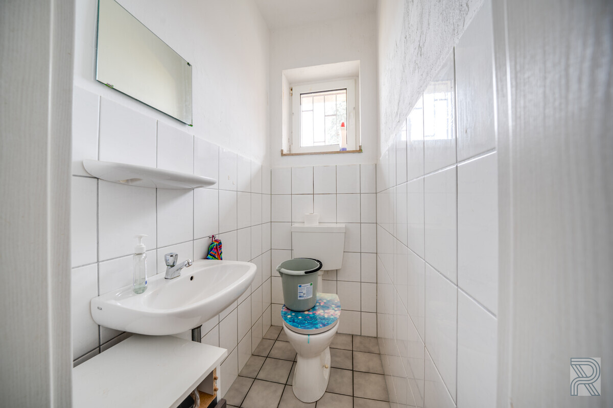 EG - WC