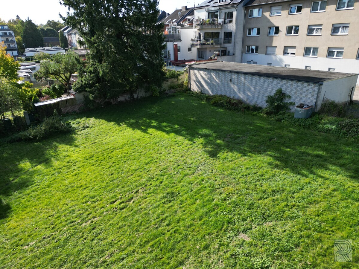 Grundstück