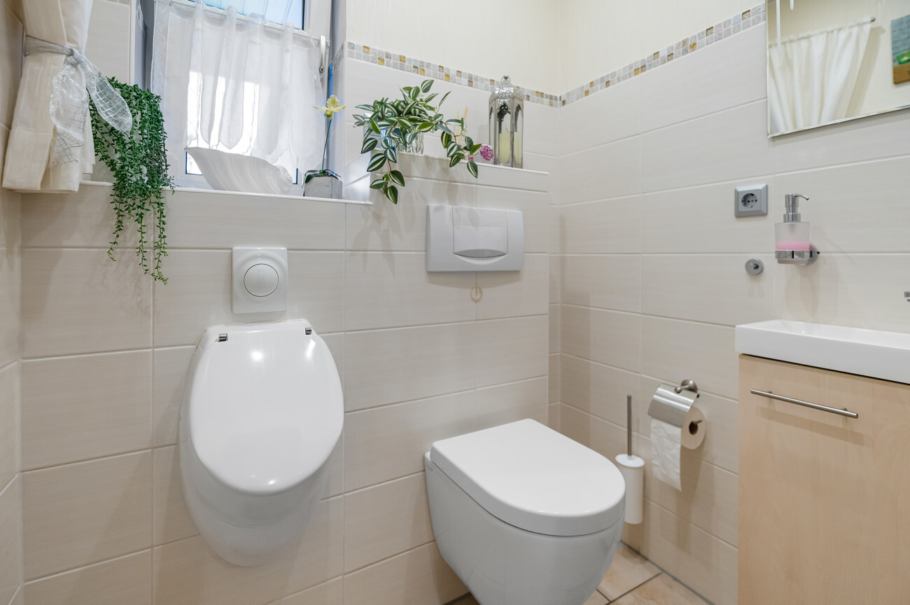 Gäste-WC EG