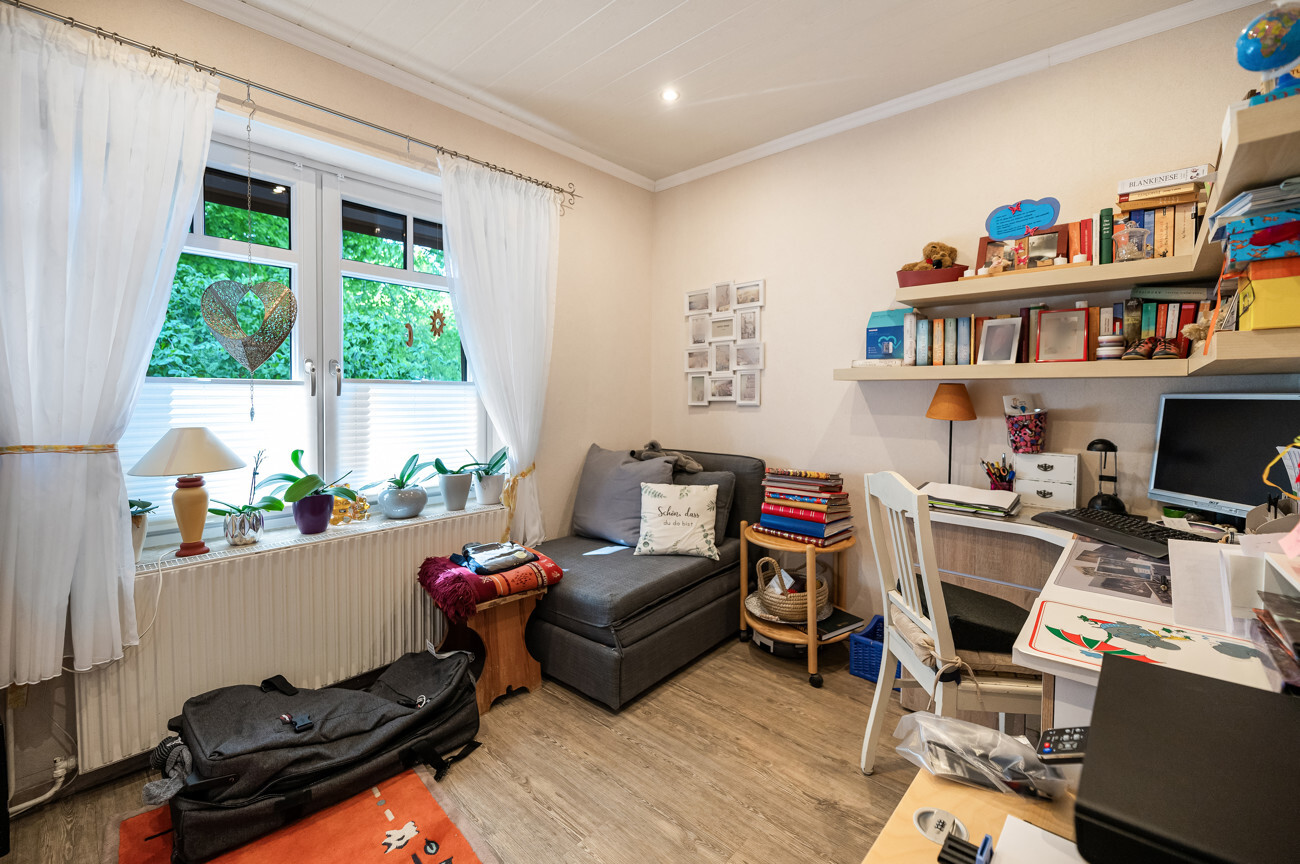 Büro / Kinderzimmer EG