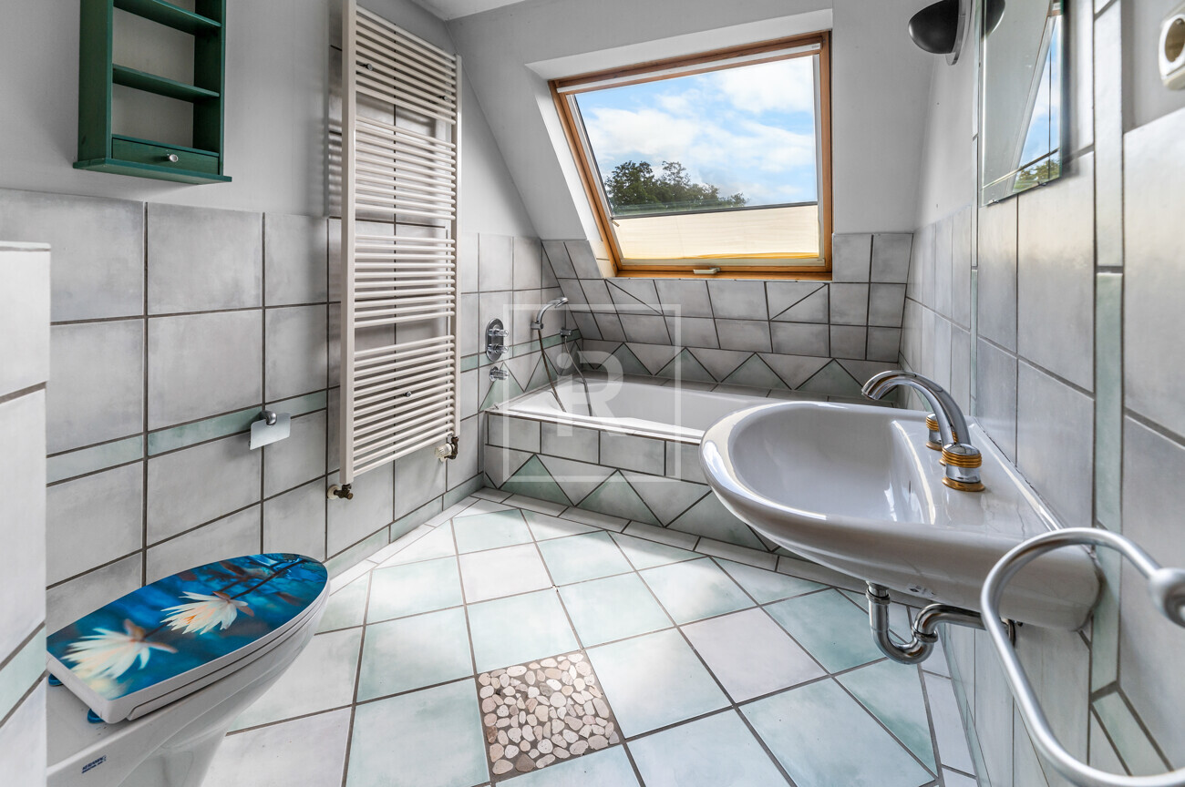 Badezimmer im DG