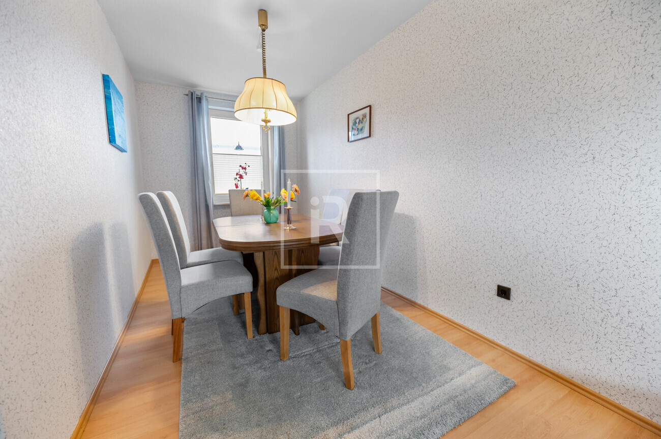 Wohn- und Esszimmer III