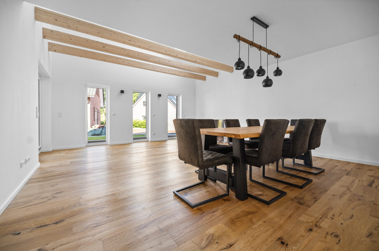 Wohn- und Esszimmer I