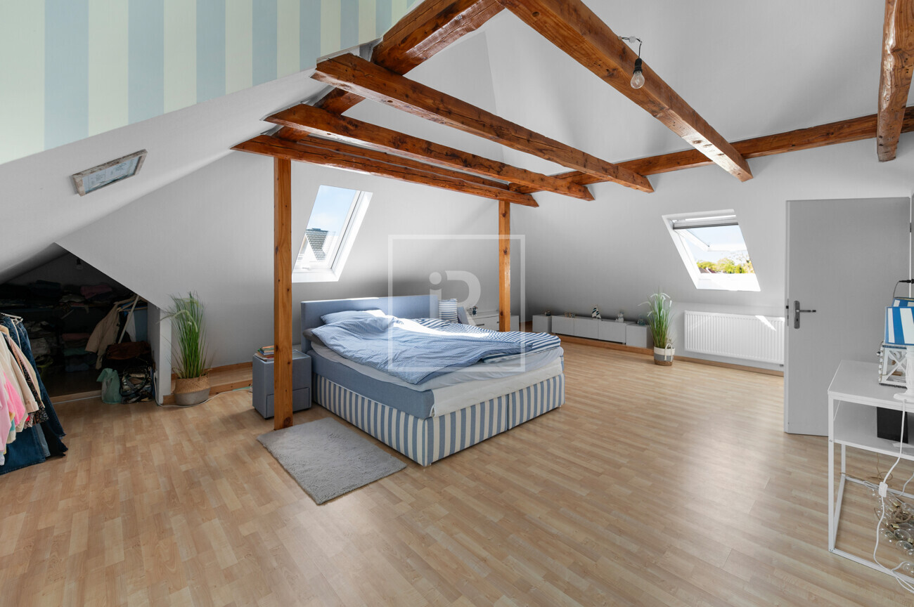 Schlafzimmer DG Bild 2