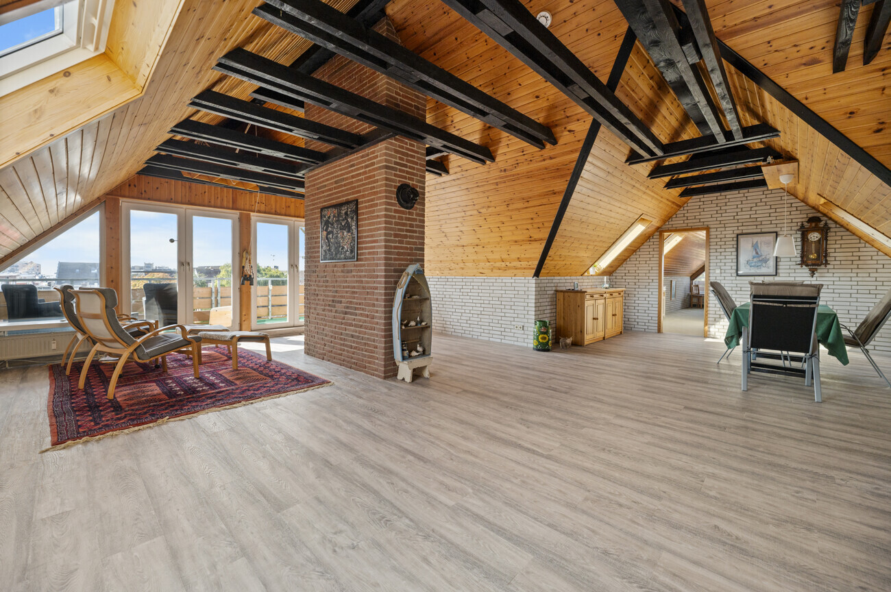 Wohn- und Esszimmer I