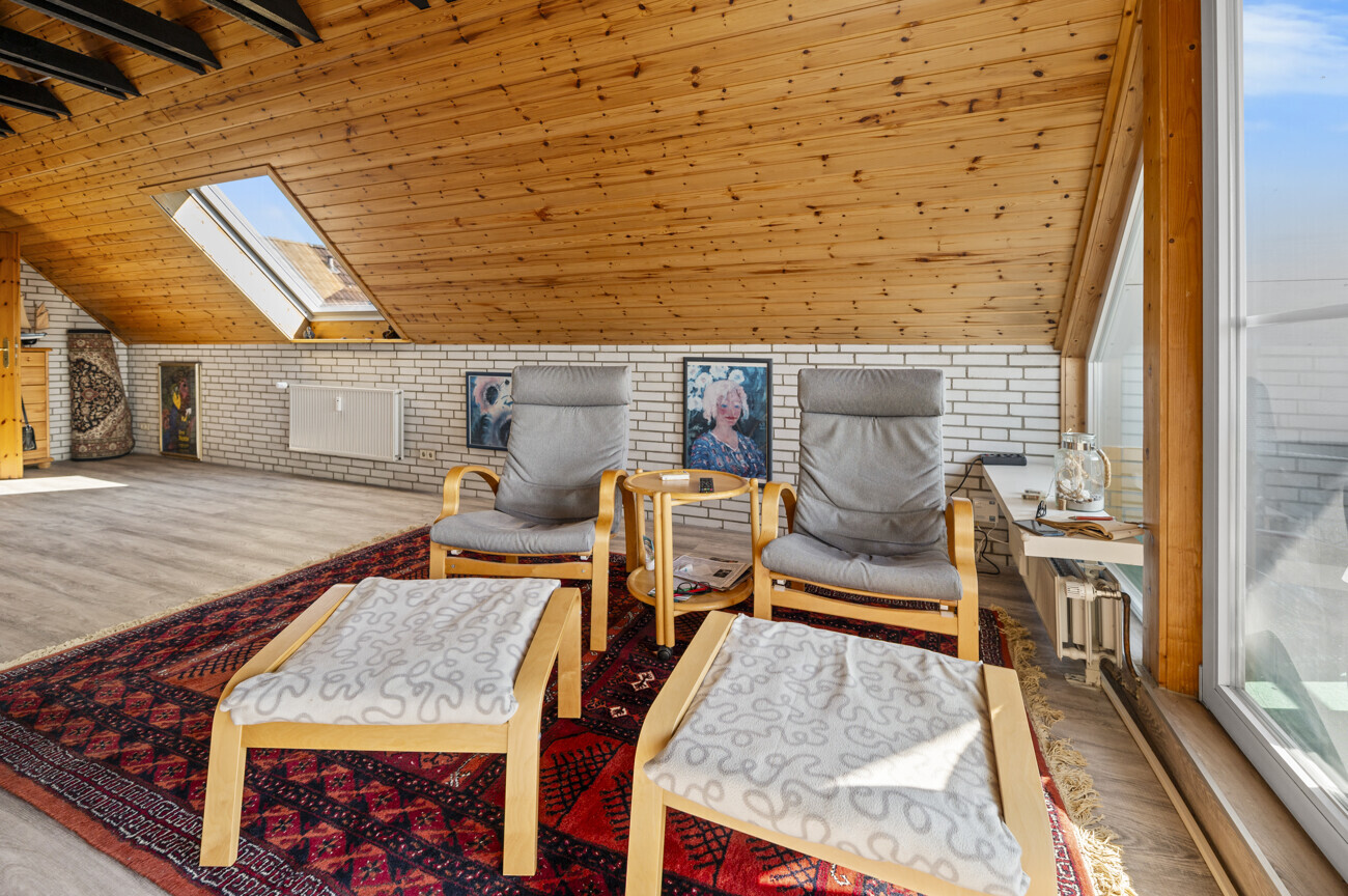 Wohn- und Esszimmer IV