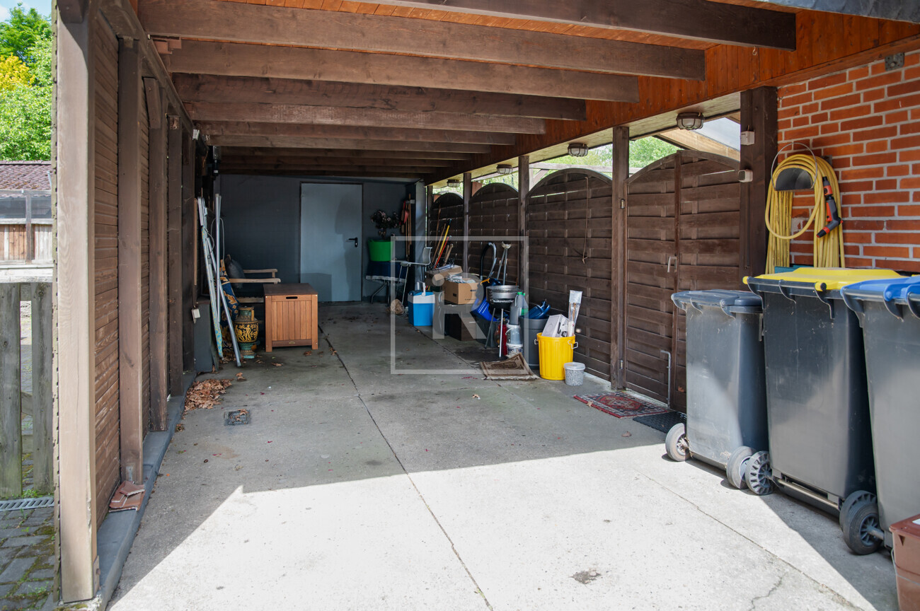 Carport mit Schuppen