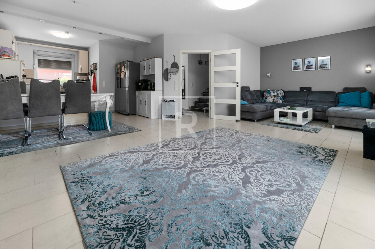 Wohn- und Esszimmer III