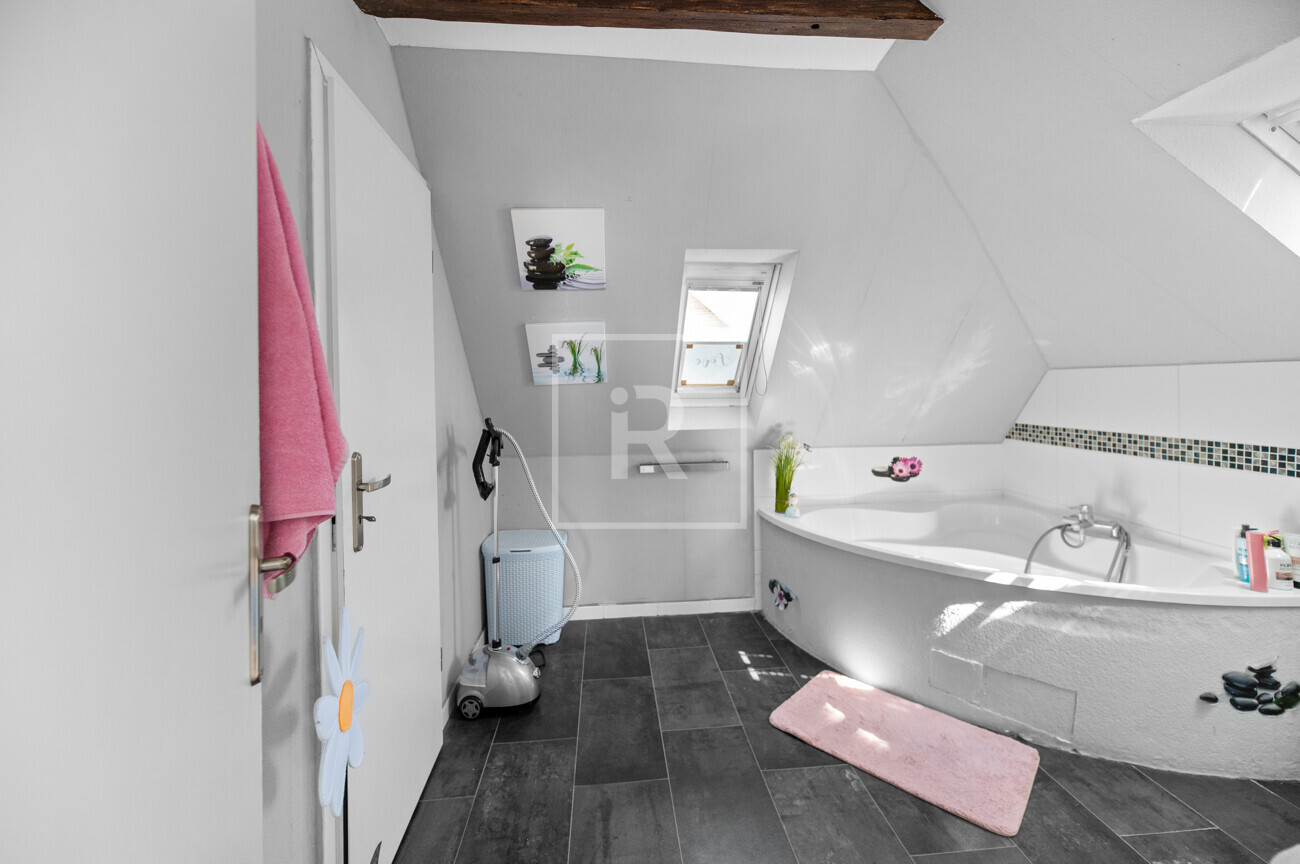 Badezimmer DG Bild 1