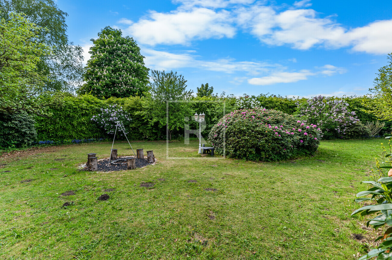 Gartenteil mit Feuerstelle