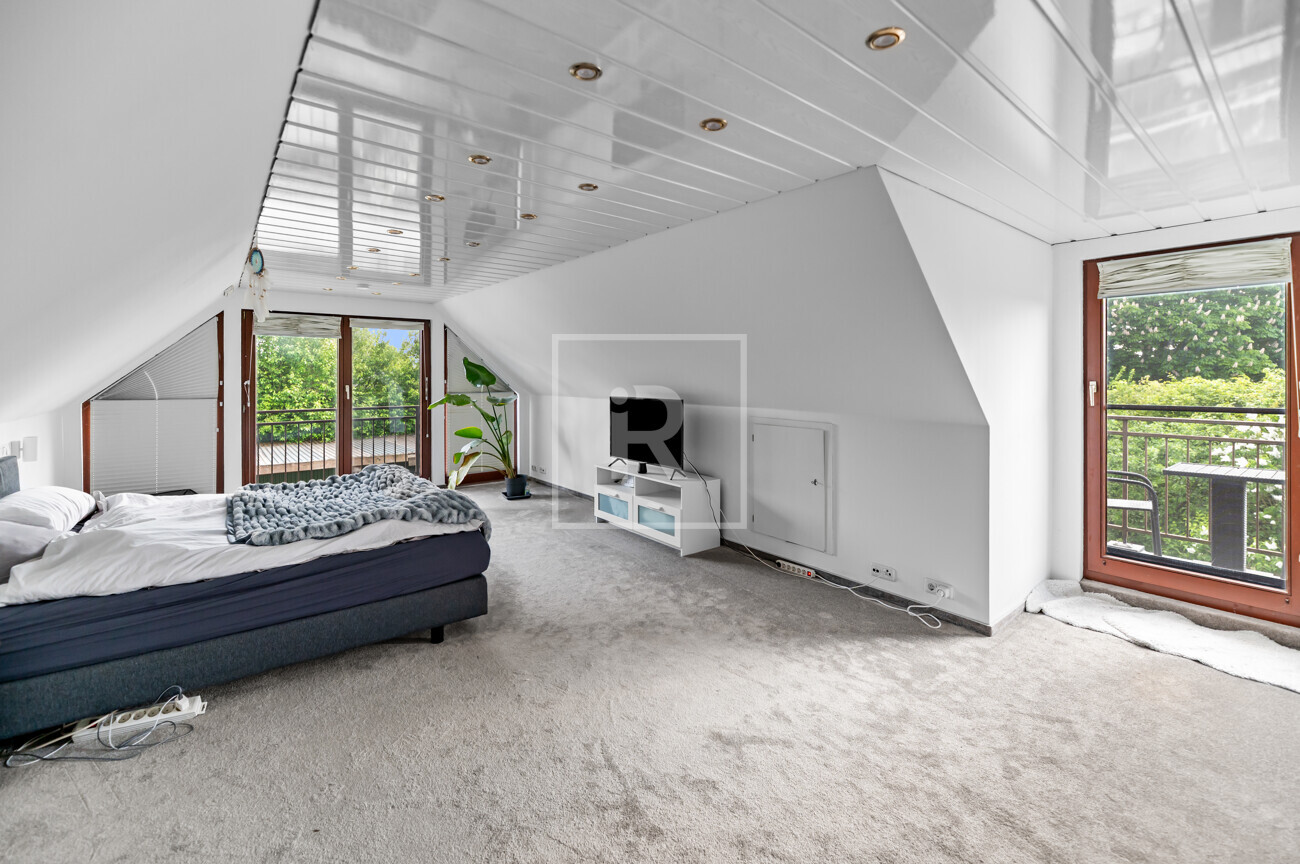 Schlafzimmer DG