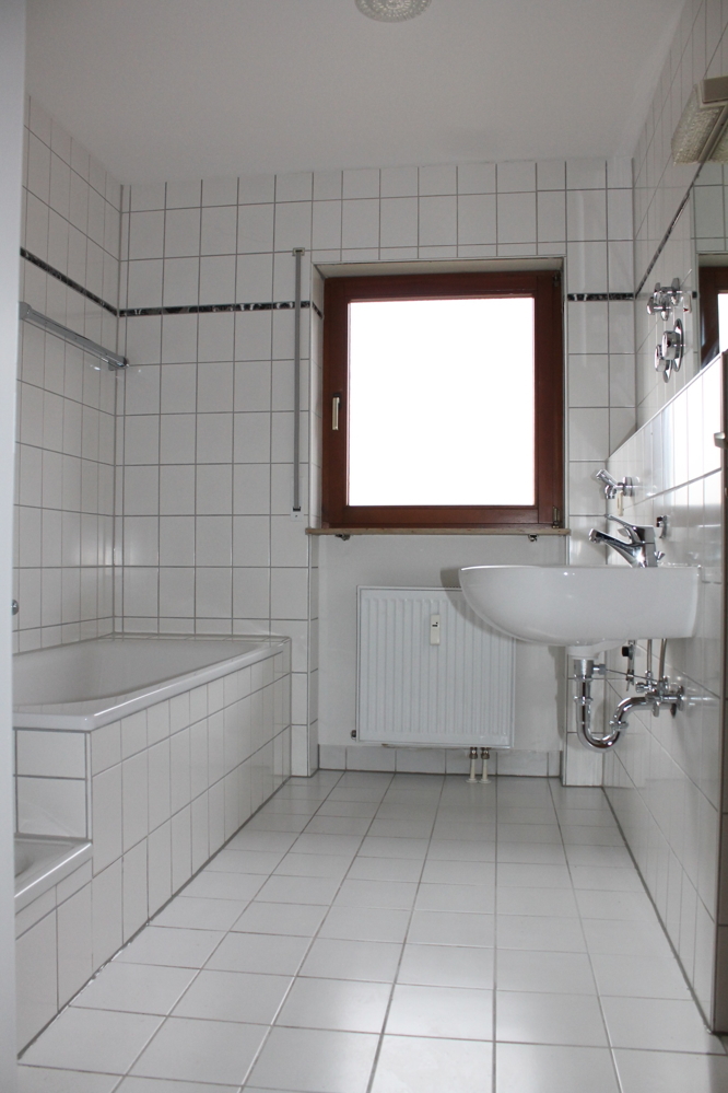 **Hartheim am Rhein: 2 Zi. Whg. mit EBK,Balkon u. TG-Stellplatz sucht neue Mieter** - Photo 4